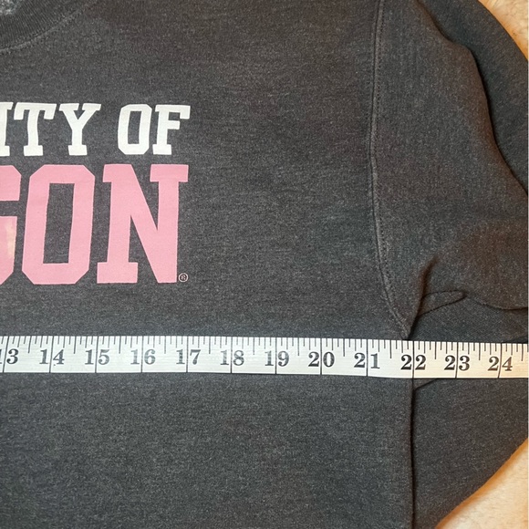 LF Furst Of A Kind University Of Oregon Cropped Grey & Pink Cutoff Sweatshirt - Picture 3 of 9